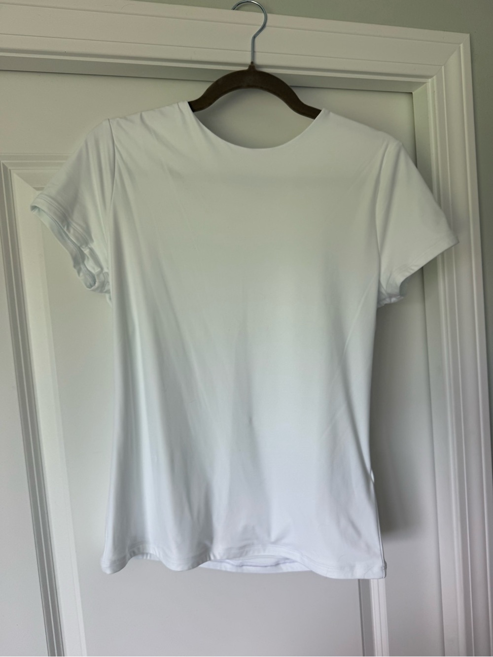 NWT Soft Matte Seamless Fabric Tuckable Baby
Tee - Picture 3 of 6